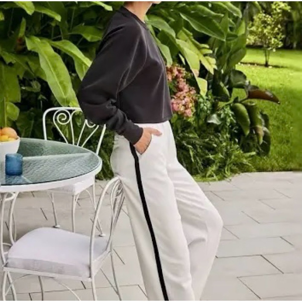 Lilly Pulitzer Casual Women's White Wide-Leg Cropped Pants with Black Stripe-SM